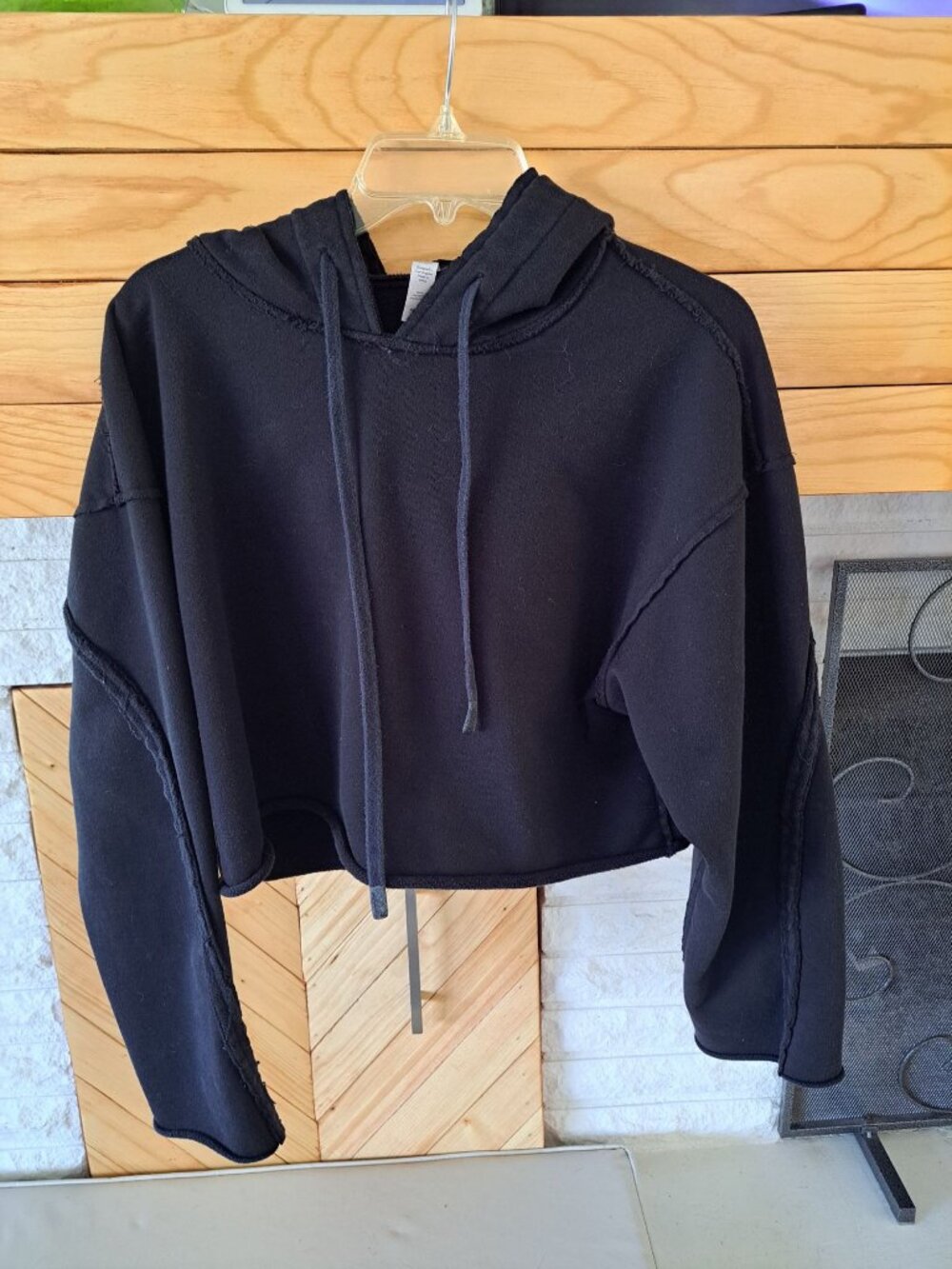 Alo Yoga Cropped Black Hoodie Sweatshirt Raw Hem Drawstring Hood M Athleisure